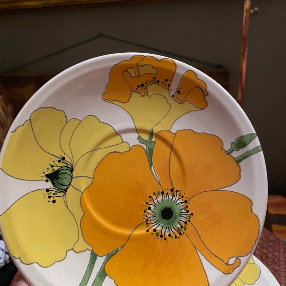 Vintage Metlox Poppytrail "Wild Poppy" ceramic mug and saucer set. - Picture 7 of 8